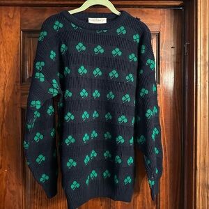 Men's Navy and Green Crewneck Sweater